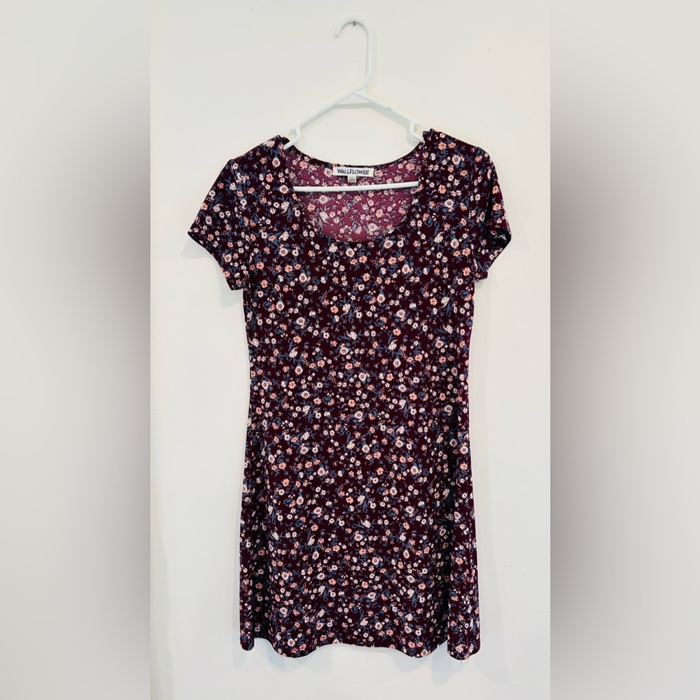 Wallflower Maroon Colored Floral Patterned Mini Dress Size M EUC